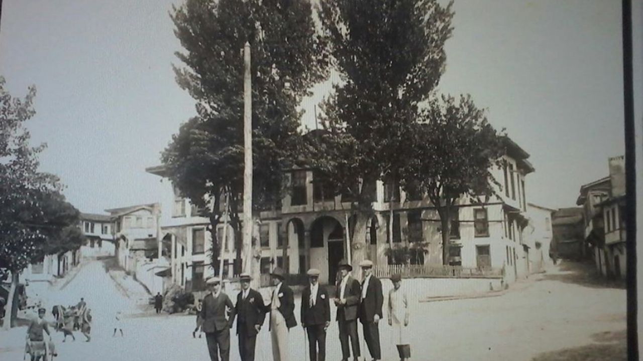 MAZİDEN BİR KARE; İnegöl Hükümet Meydanı