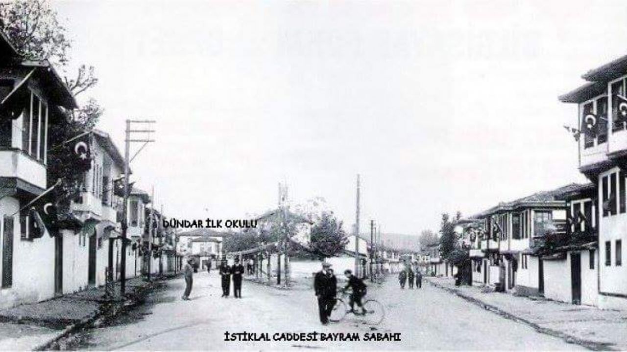MAZİDEN BİR KARE; İnegöl İstiklal Caddesi