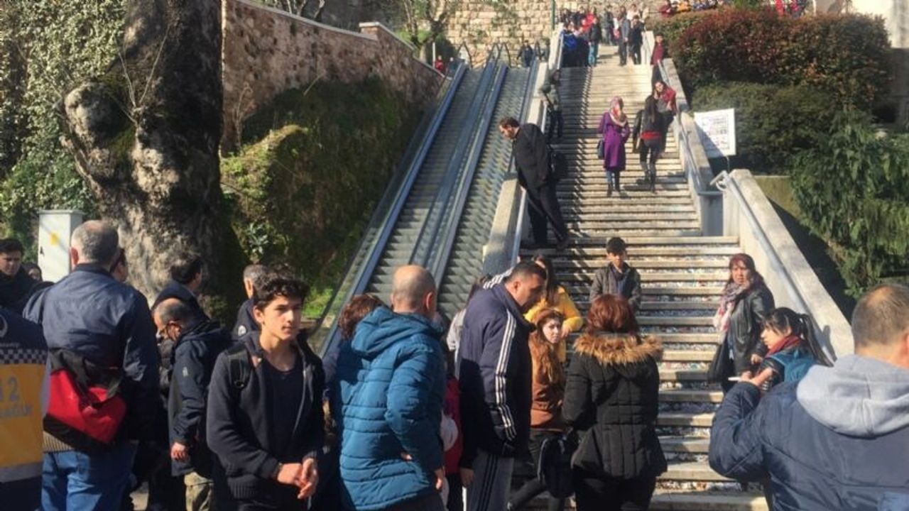 Yürüyen merdiven kazası