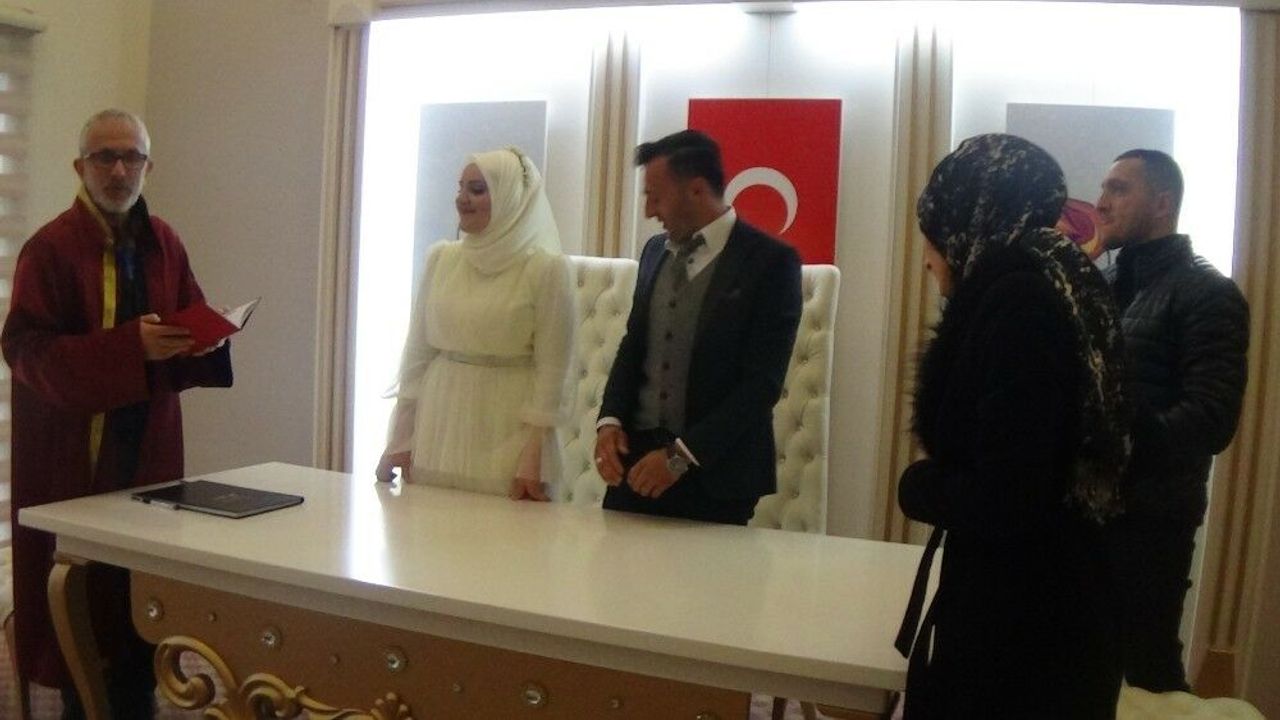 İnegölde düğünler ertelendi, nikahlara ise ayarlama getirildi