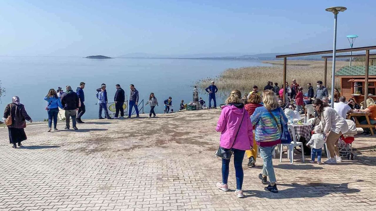 Yaren leyleğin köyüne ziyaretçi akını