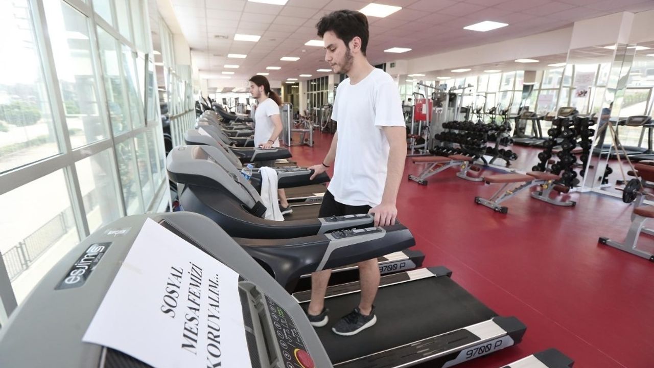 Nilüferde spor salonları ve havuzlar yeniden açıldı