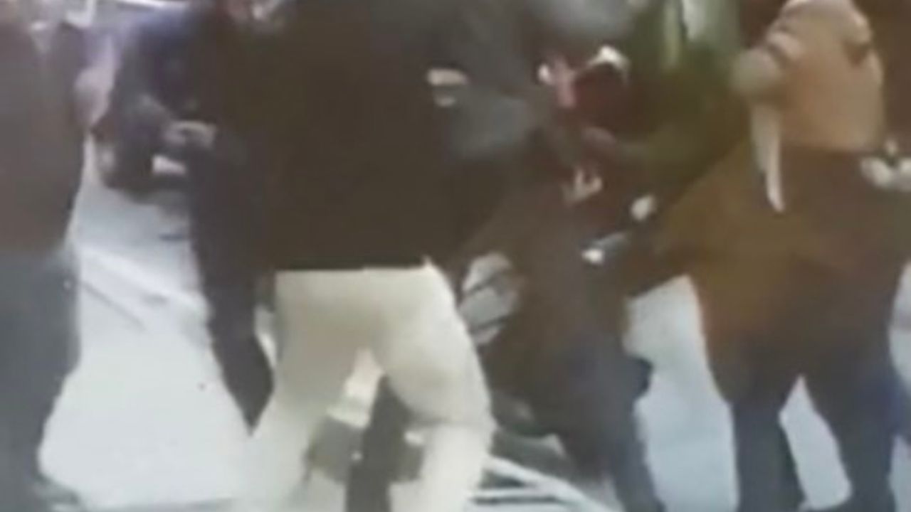 Kavga kamerada: Baskına gelip bıçaklandılar