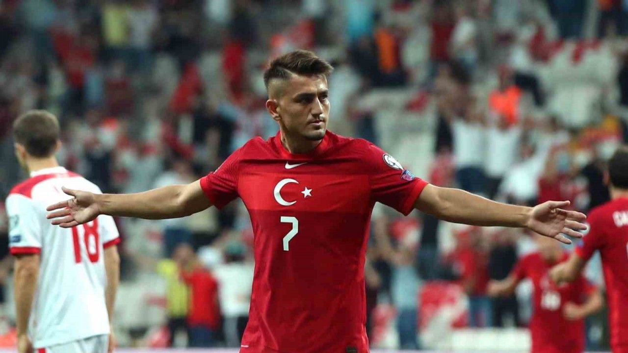 Milli futbolcu Cengiz Ünder Fenerbahçe'de