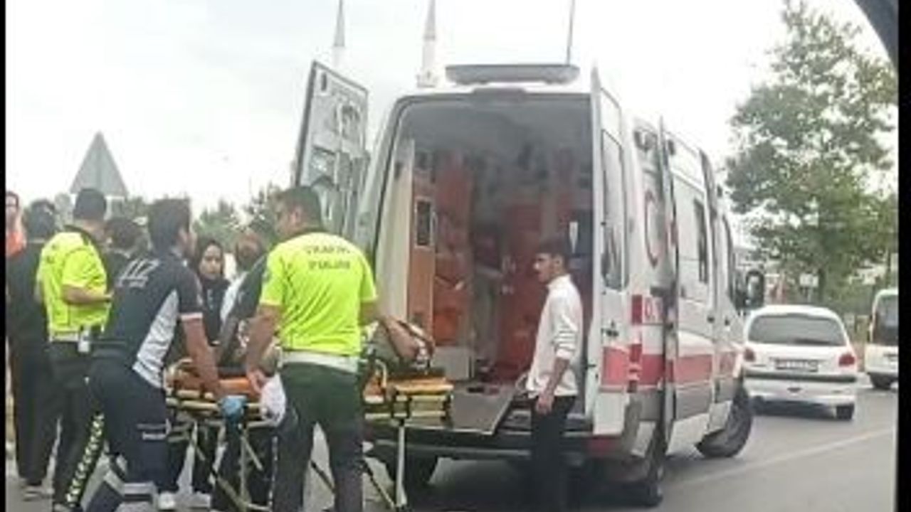 Bursa'da otomobil motosiklete çarptı; 1 ağır yaralı
