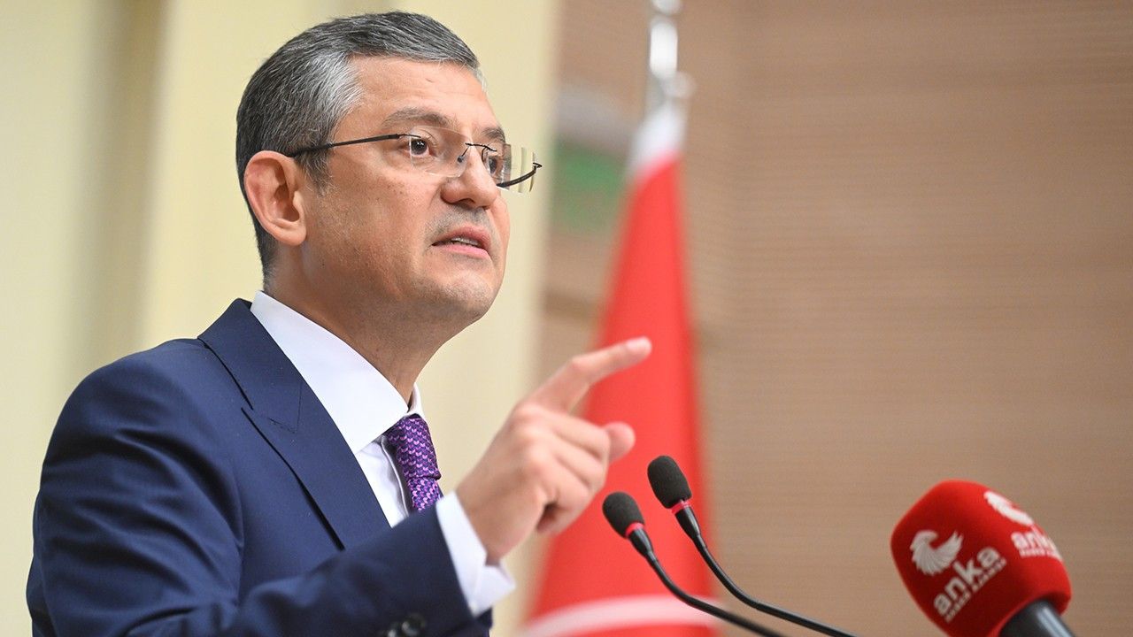 Özgür Özel'in konuşması sırasında 'Kılıçdaroğlu' sloganı