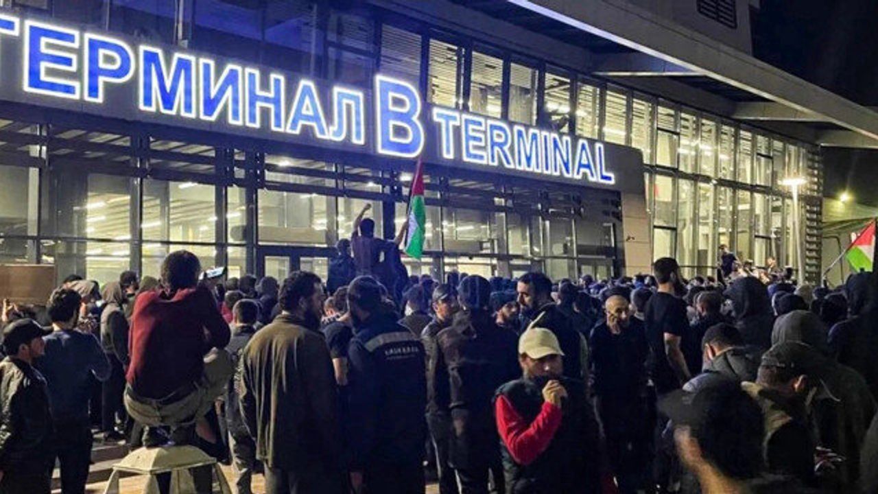 Mahaçkale Havalimanı'nda İsrail Uçağına Büyük Tepki: Uçuşlar Durduruldu