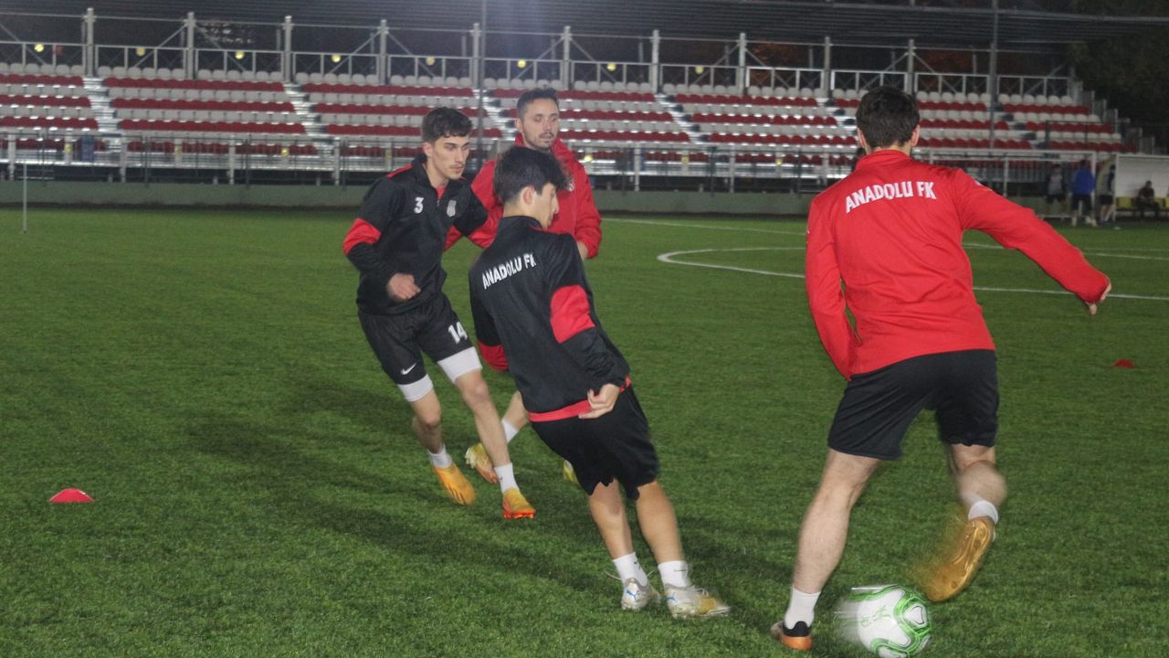 Anadolu FK, Hacivatspor Maçına Odaklandı: Şampiyonluk Yolunda Kritik Karşılaşma
