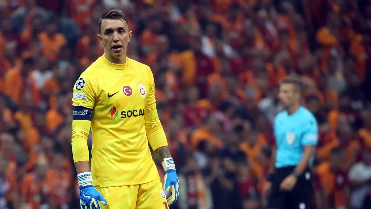 Galatasaray kalecisi Fernando Muslera, sahalardan ne kadar uzak kalacak?