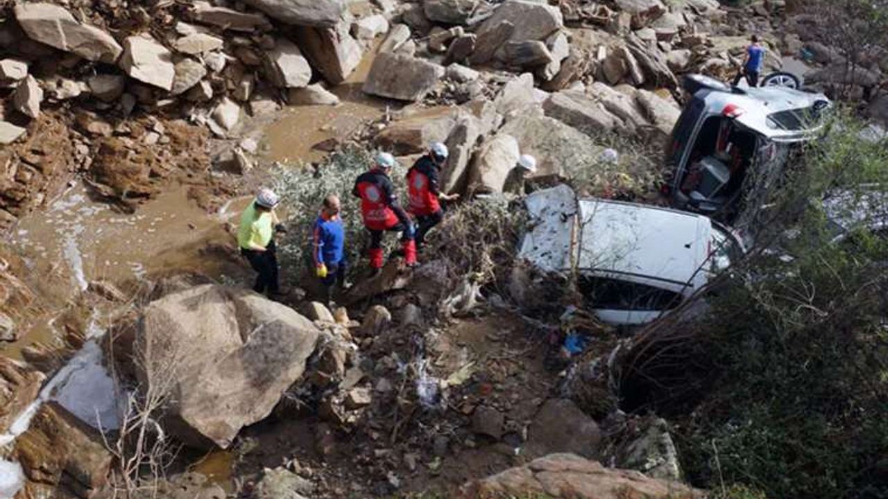 Aydın Söke'de Sel Felaketi: Nişan Dönüşü Ailesiyle Sele Kapılan 3 Kişi Hayatını Kaybetti