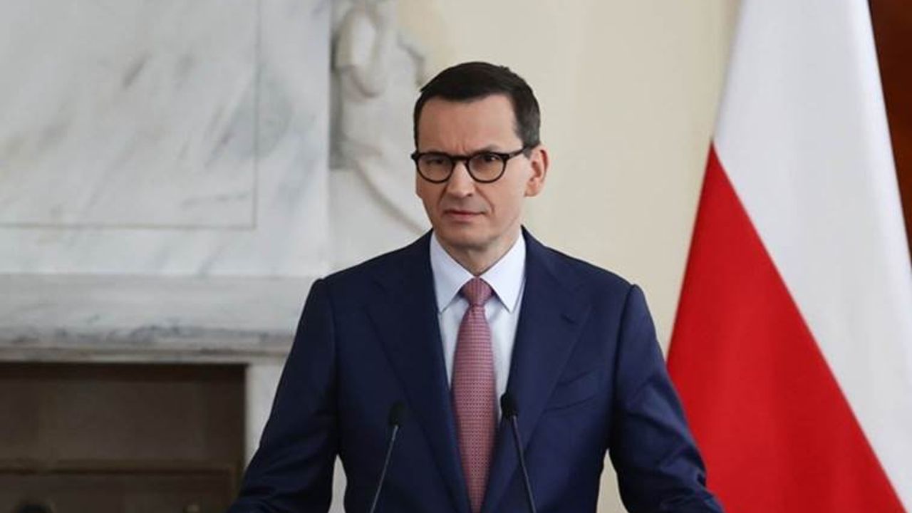 Polonya Başbakanı İstifa Etti!