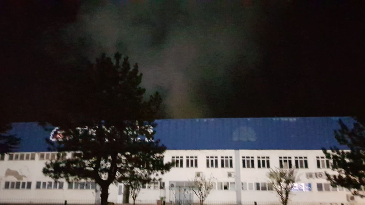 İnegöl OSB'de bulunan fabrikada yangın: İtfaiye müdahale ediyor