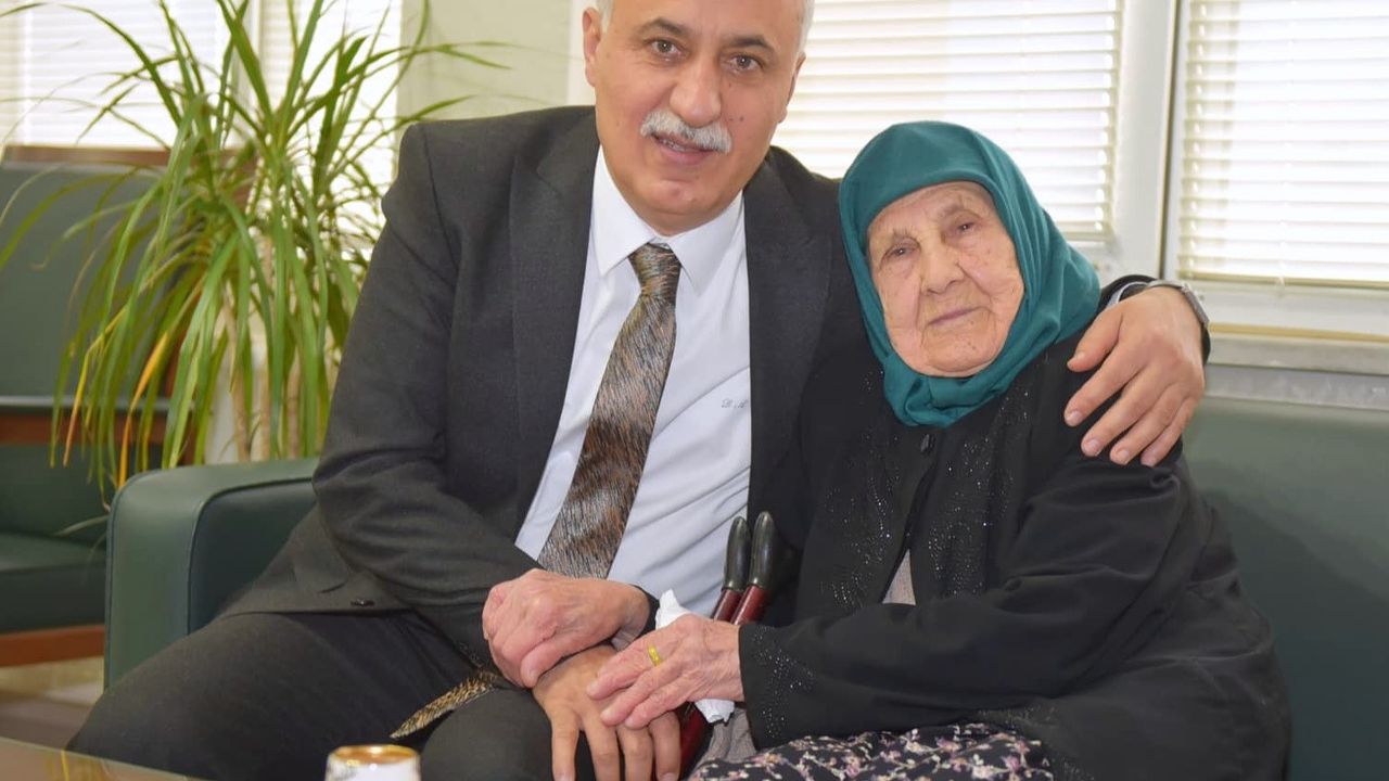 95 yaşındaki Fatma nine herkesi duygulandırdı
