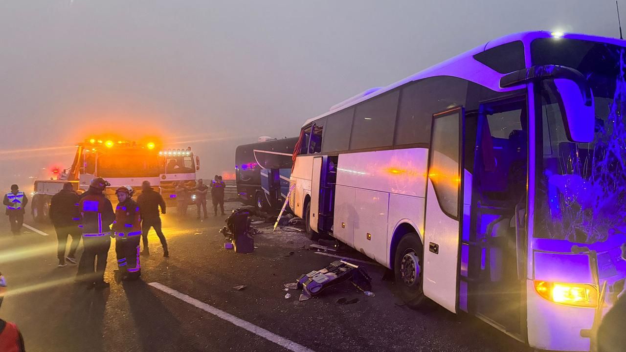 Kuzey Marmara Otoyolu'nda feci kaza: 3 otobüs birbirine girdi, 10 ölü, 57 yaralı