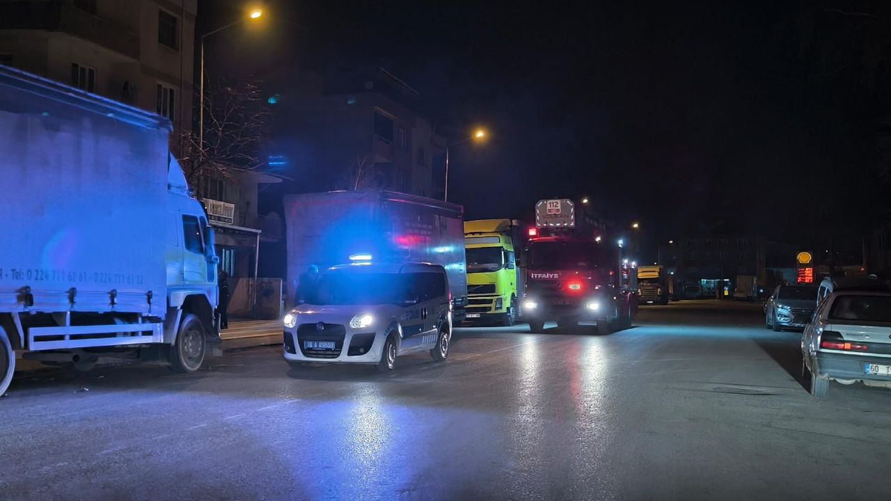 Mahmudiye Mahallesi'nde Elektrik Trafosundan Kaynaklanan Yangın Kontrol Altına Alındı