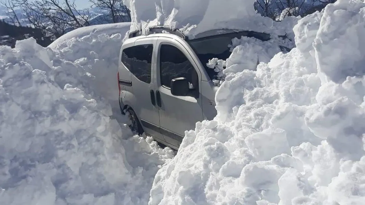 Artvin Şavşat'ta Tarihi Kar Yağışı: Son 20 Yılın Rekoru Kırıldı