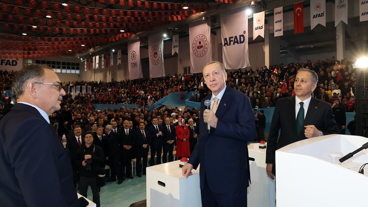 Cumhurbaşkanı Erdoğan, Hatay’da kura çekim ve konut teslim törenine katıldı