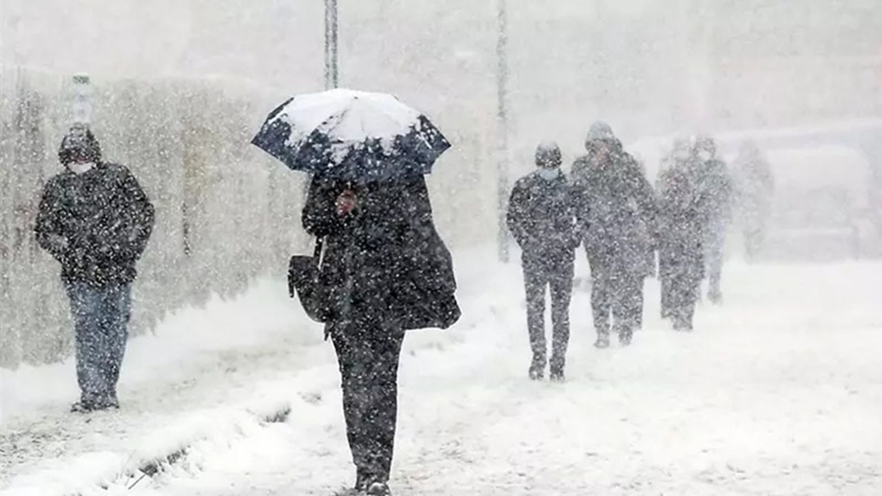 Meteoroloji flaş uyarı: Fırtına ve Kar alarmı