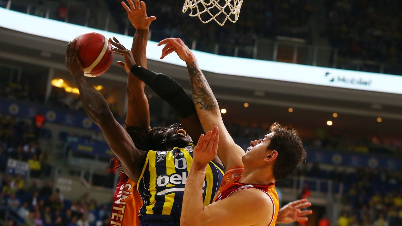 Türkiye Sigorta Basketbol Süper Ligi Fenerbahçe 90 - Galatasaray 74