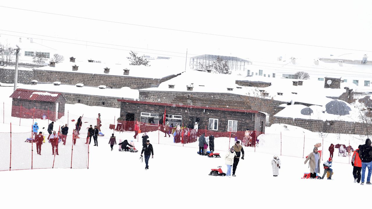 Bitlis'te kış turizmi yarı yıl tatiliyle canlandı