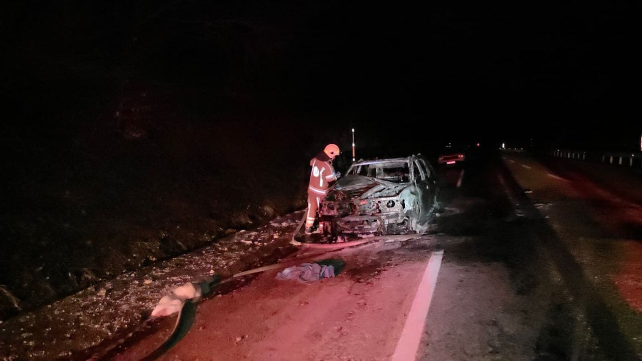 İnegöl’de Seyir Halindeki Otomobil Alev Aldı!