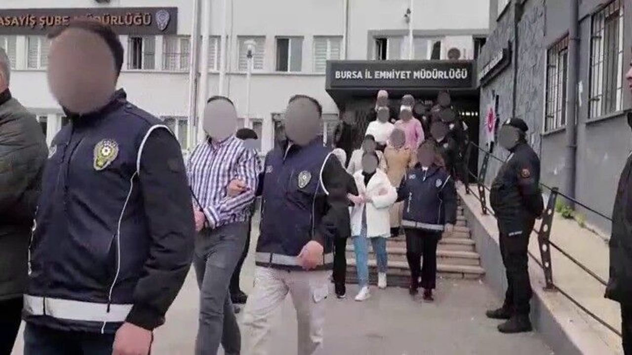 Bursa’da sahte doktor çetesi çökertildi!