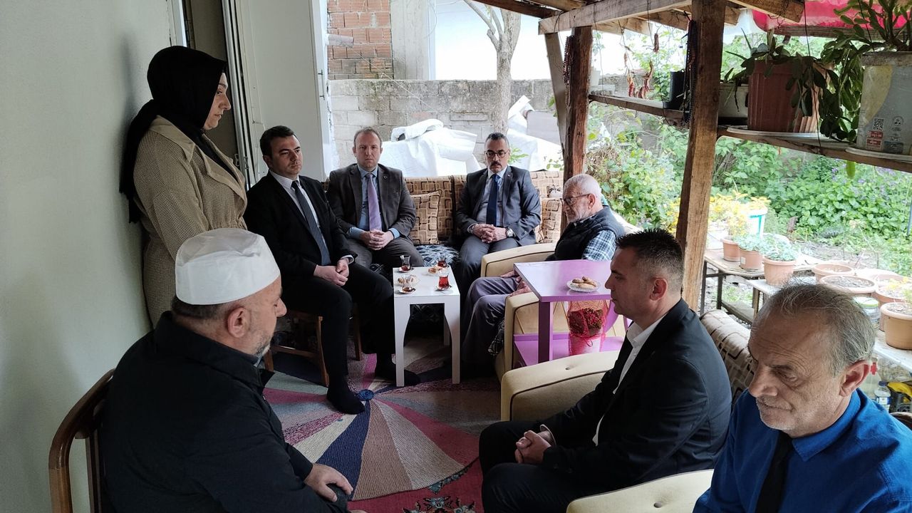 İnegöl'de Şehit ailesine taziye ziyareti