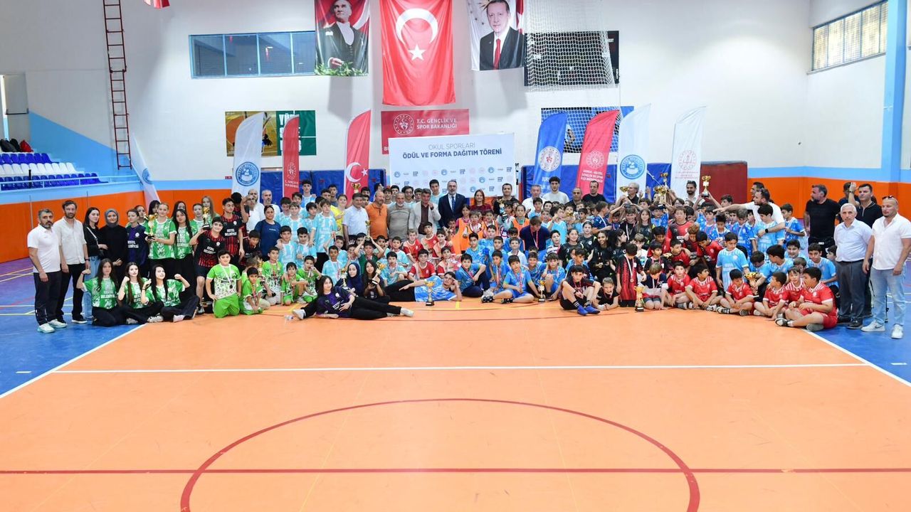 Bursa'da 40 Kategoride Spor Müsabakası! Öğrenciler Kıyasıya Yarıştı