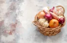 Yemeklerde Soğan Kullanırken Nelere Dikkat Etmeliyiz? Soğan Doğrarken Neden Gözlerimiz Yaşarır? İşte Çözümü!