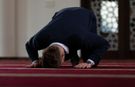 Ayakta Duramayan veya Secde Edemeyen Kişi Nasıl Namaz Kılar? | Diyanet'in Açıklaması