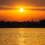 Evin Camına Vuran Güneşin Etkisi ile Bronzlaşmak Mümkün mü? İşte Cevabı...