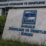 BDDK'dan Yeni Kredi Düzenlemesi! Limitler Düşürüldü, Uyum İçin Tarih Verildi