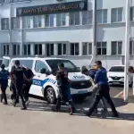 Bursa’da zorla banka hesabı açtırma iddiasına operasyon: 2 şüpheli tutuklandı