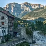 12 Ağustos’ta Herkes Bu Köye Akın Edecek! Rezervasyonlar Yıllar Öncesinden Doldu