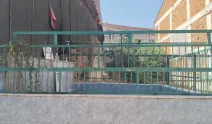 İnegöl'de yolun ortasındaki gizemli mezar görenleri şaşırtıyor