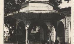 MAZİDEN BİR KARE: İshakpaşa Camii eski şadırvanı