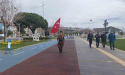 5 yıldır askeri kıyafetle Çanakkale’ye yürüyor