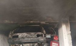 Tamire getirilen otomobil dükkanı yaktı bitirdi