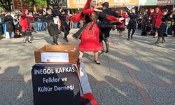 Kafkas Folklor depremzedeler için oynadı