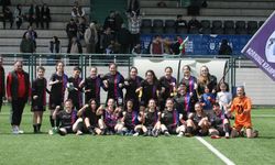 Bursa'da kadın futbol takımı yarı finalde!