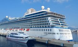 Bodrum'a dev gemi geldi