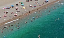 Antalya sahilleri doldu taştı