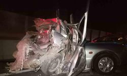 Kamyonet otomobile arkadan çarptı: 1 ölü