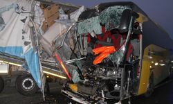 Elazığ'da yolcu otobüsü TIR'a çarptı, 1 ölü 32 yaralı
