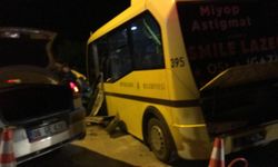 Bursa'da belediye otobüsü ile otomobil çarpıştı