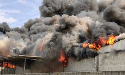 İnegöl OSB'de yangın devam ediyor