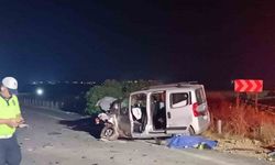 Hafif ticari araç güvenlik görevlilerinin bulunduğu kulübeye çarptı: 1 ölü, 3 yaralı
