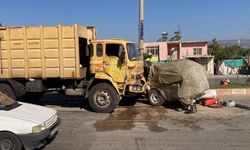 Çöp kamyonu, kamyonete çarptı: 4 ölü