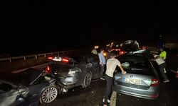 Otoyol'da can pazarı  11 araç birbirine girdi: 6 yaralı