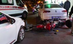 Otomobille motosiklet çarpıştı, baba ve kızı yaralandı